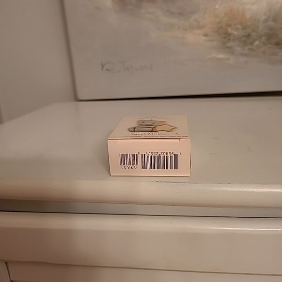 Hallmark  Keepsake Ornament - Picture 5 of 9